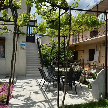 B&i Apartament *