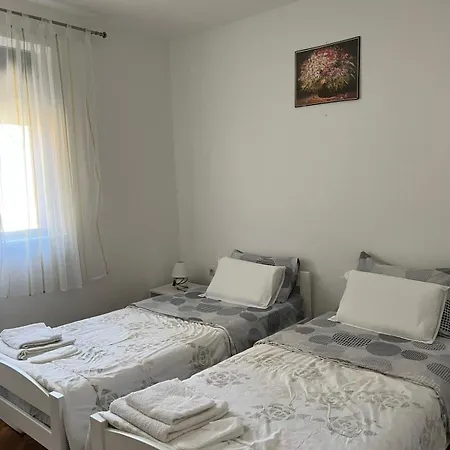 Апартаменты B&i *